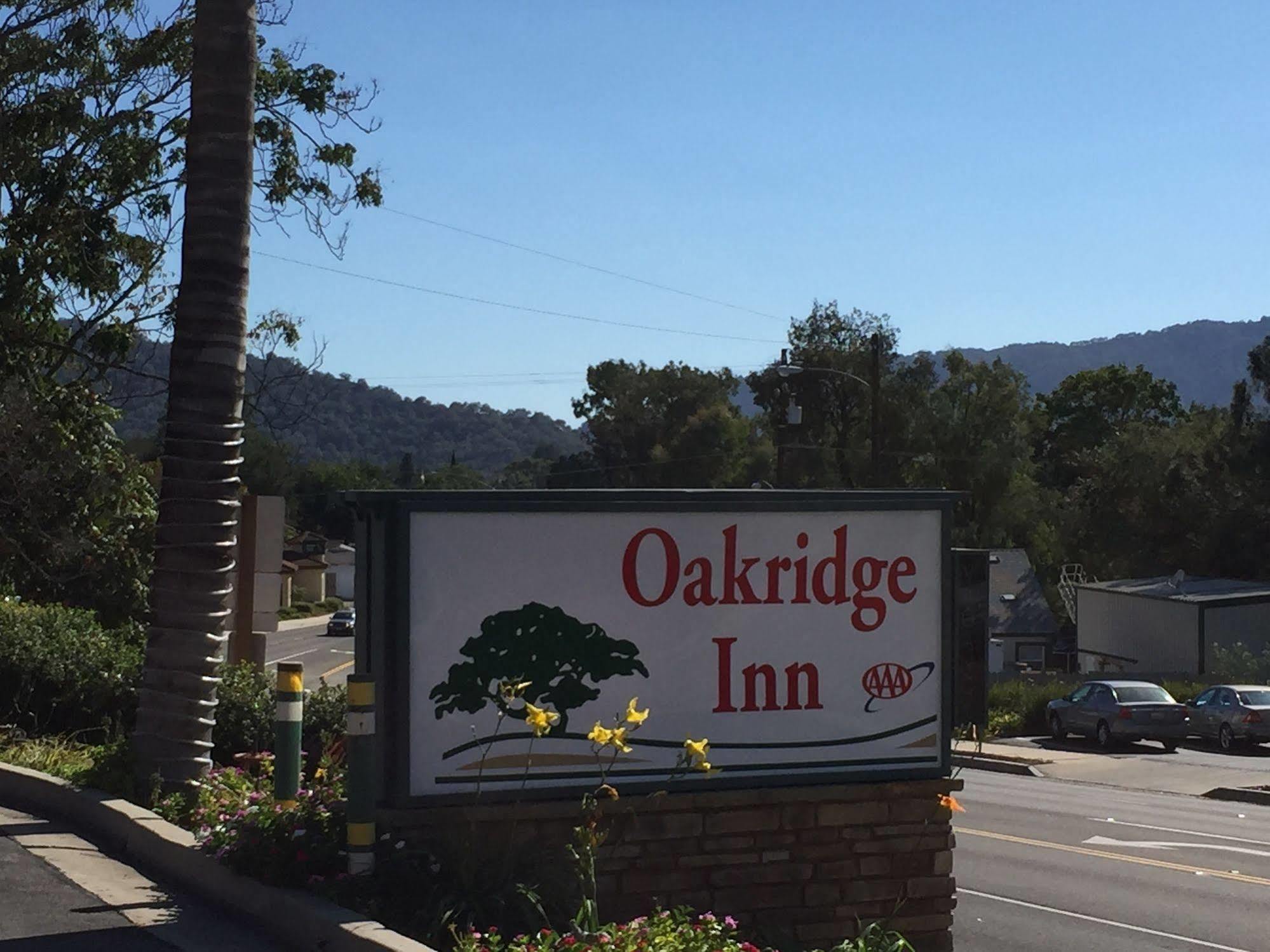 Oakridge Inn Oak View Exterior photo